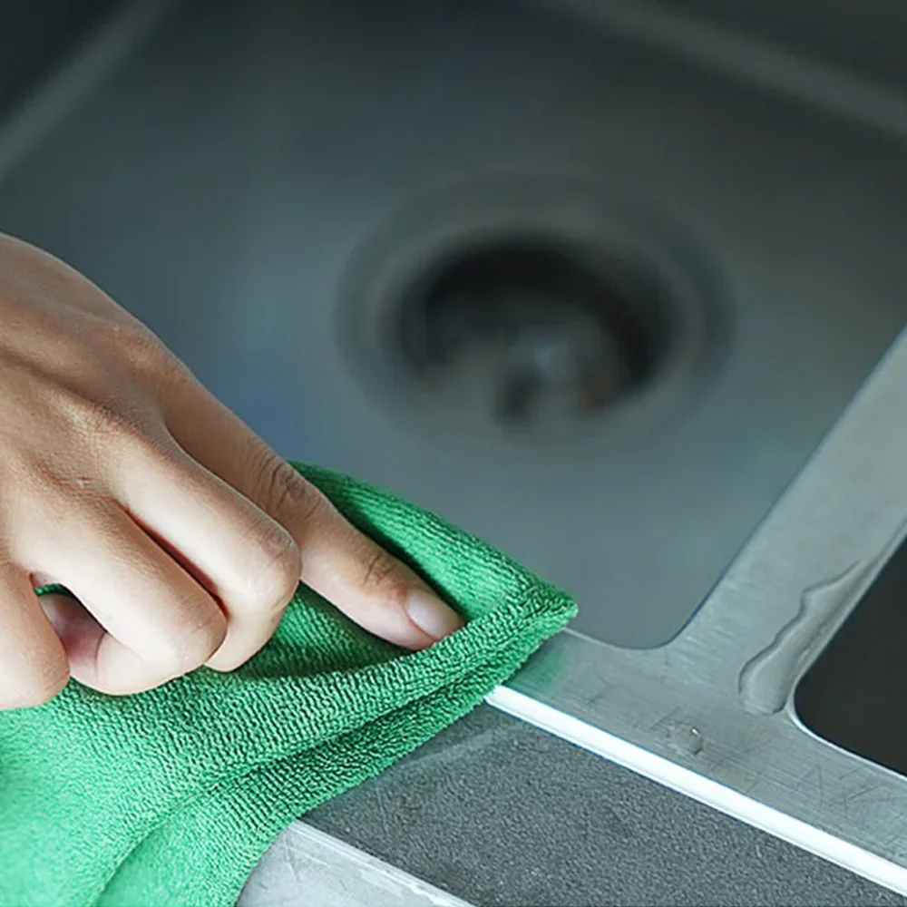 กาวกันน้ำพลาสติกเหล็ก 150 มล.  - Bathroom Caulk Siliconized บทวิจารณ์และราคา